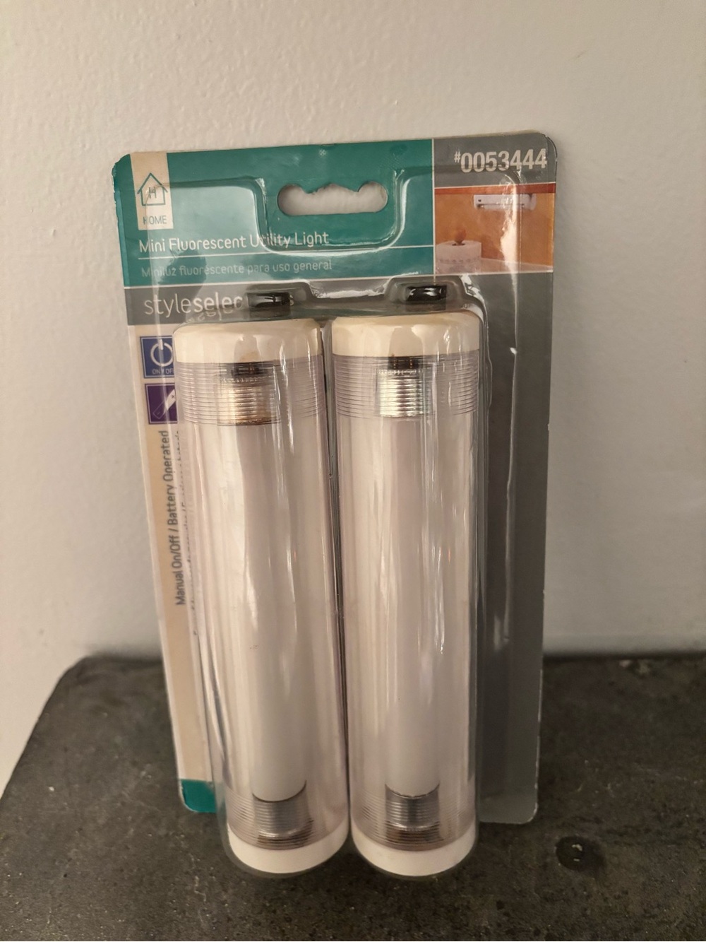 Battery-Powered Mini Fluorescent Utility Lights - White (2 Pack)